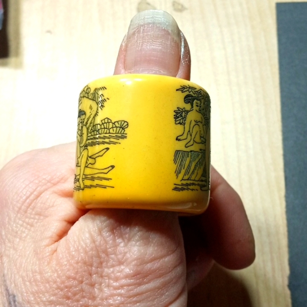Antique china thumb ring. Oxbone. 1+ inch Chinese erotica